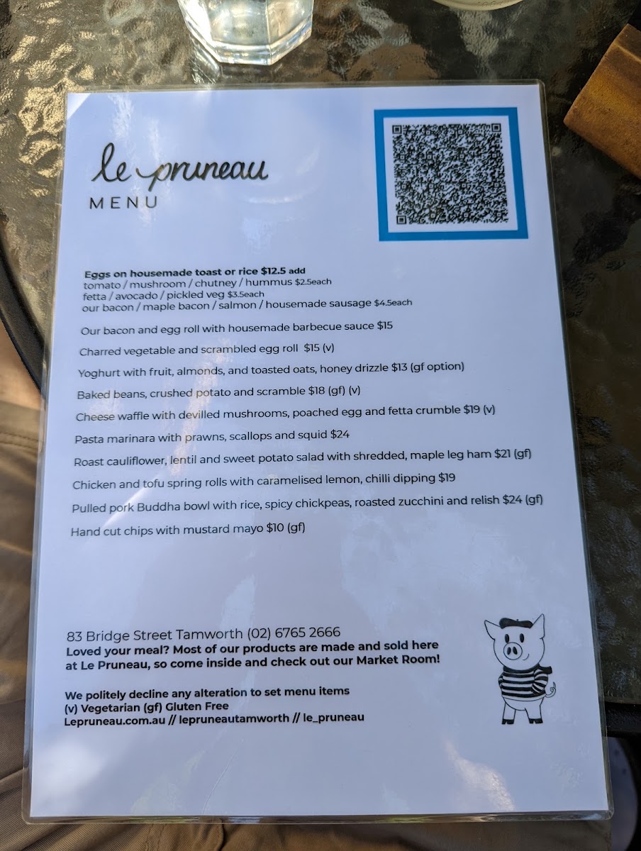 Le Pruneau menu board