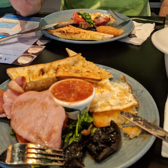 Club Big Breakfast