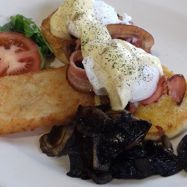 Eggs Benedict