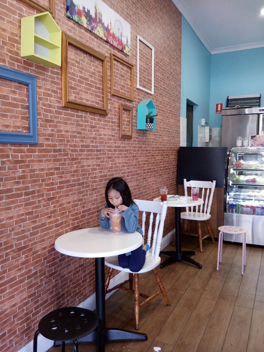 Sweet Rainbow Cafe