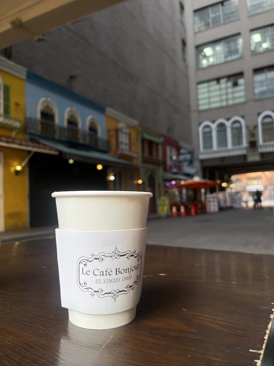 Le Cafe Bonjour