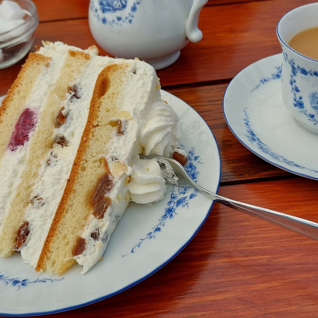 Ostriesentorte Mit Rumrosinen