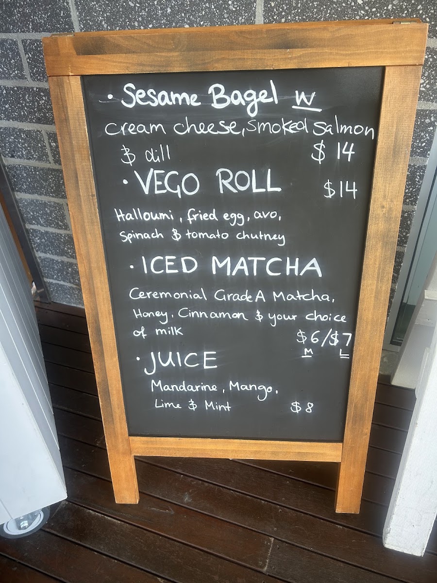 Harry and Lola's menu board
