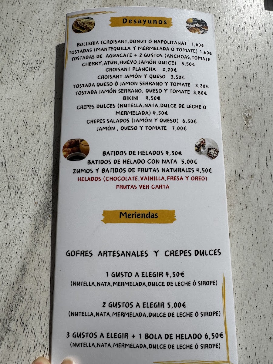 Cafeteria Costa Dorada menu board