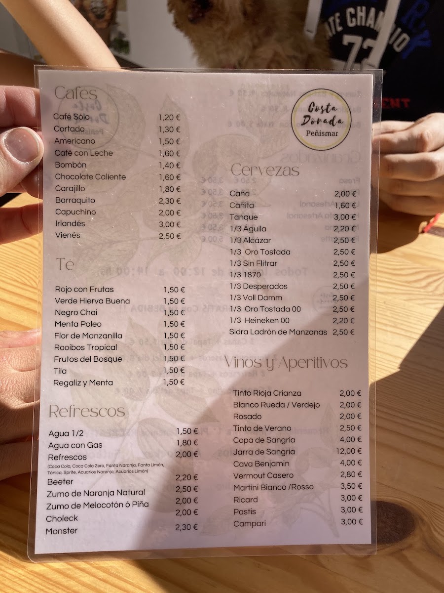Cafeteria Costa Dorada menu board