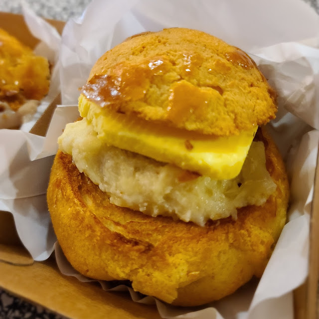 Pineapple Bun with Butter