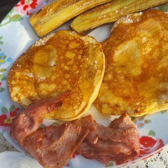 Pancakes Bacon and Bananas