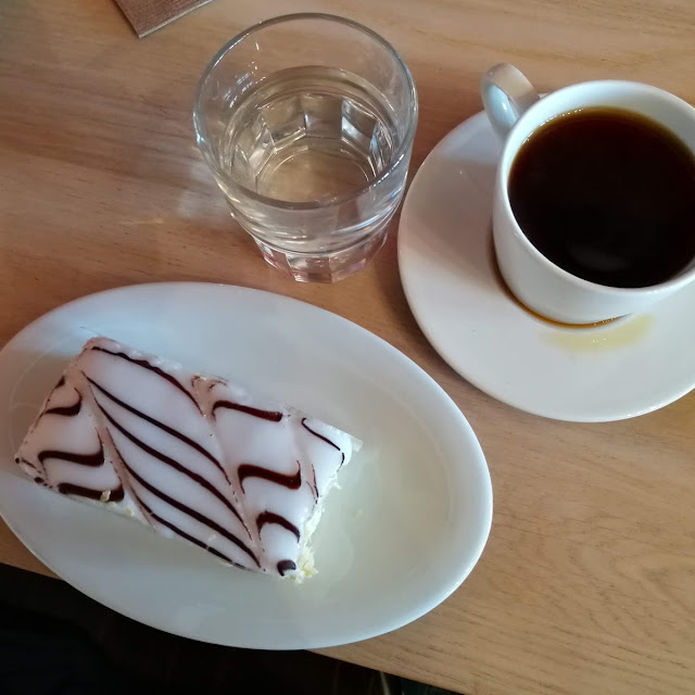 Napoleonskake Og Kaffe