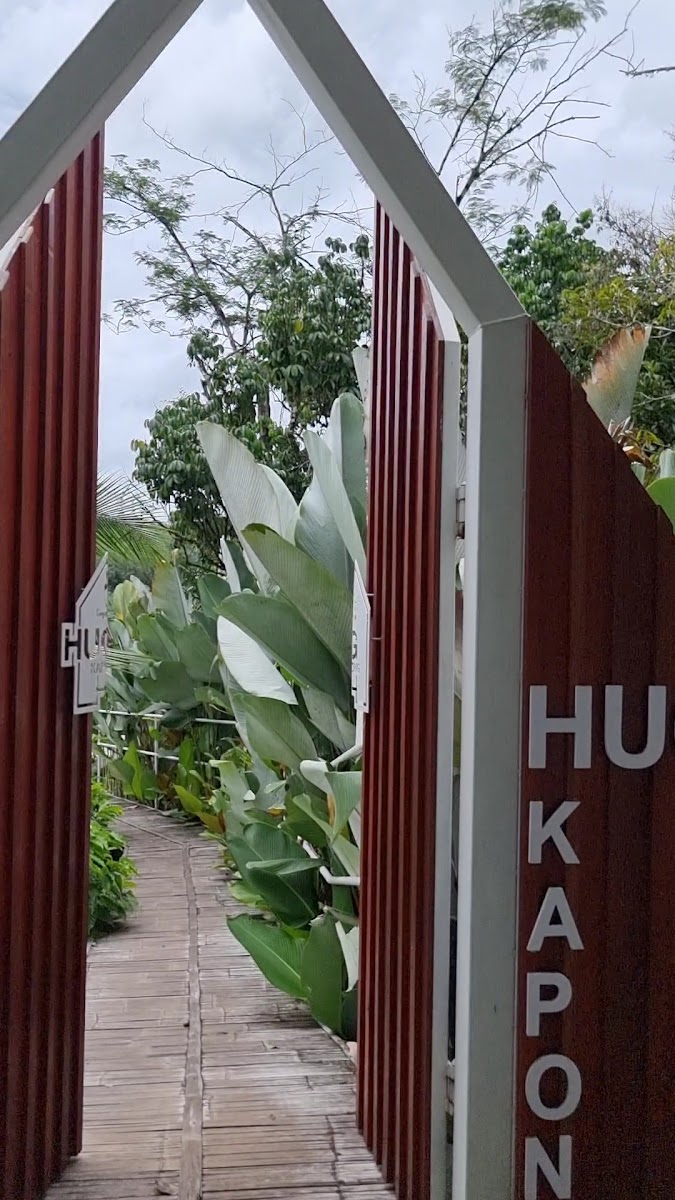 Hug Kapong Cafe