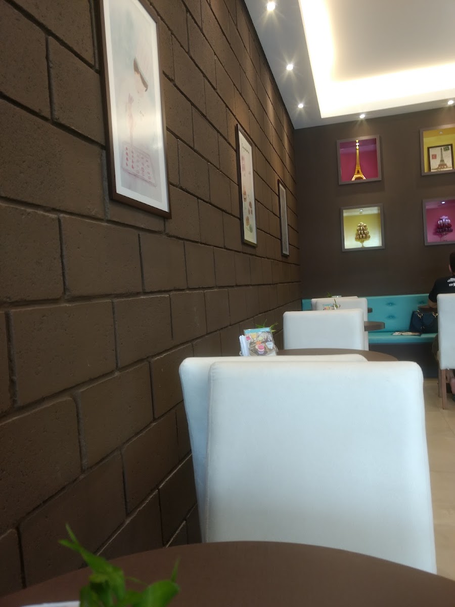 Le Petit Macarons Boutique