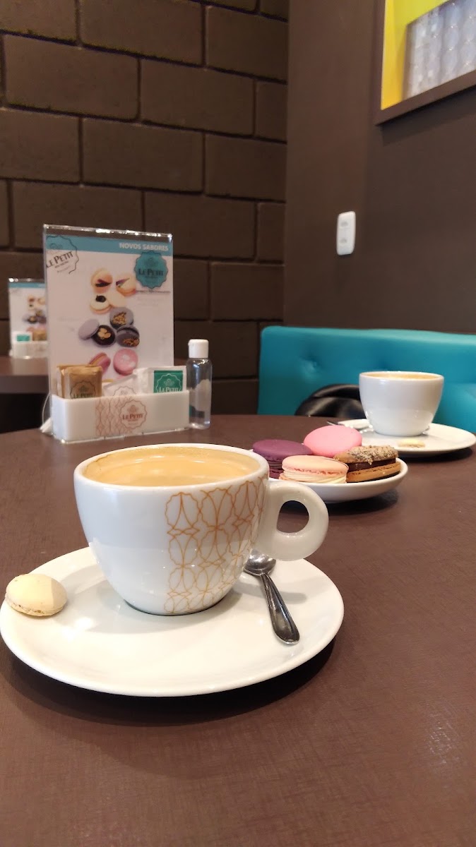 Le Petit Macarons Boutique