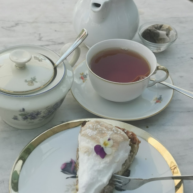 Rhabarber Tarte Und Ostfriesen Mischung Tee