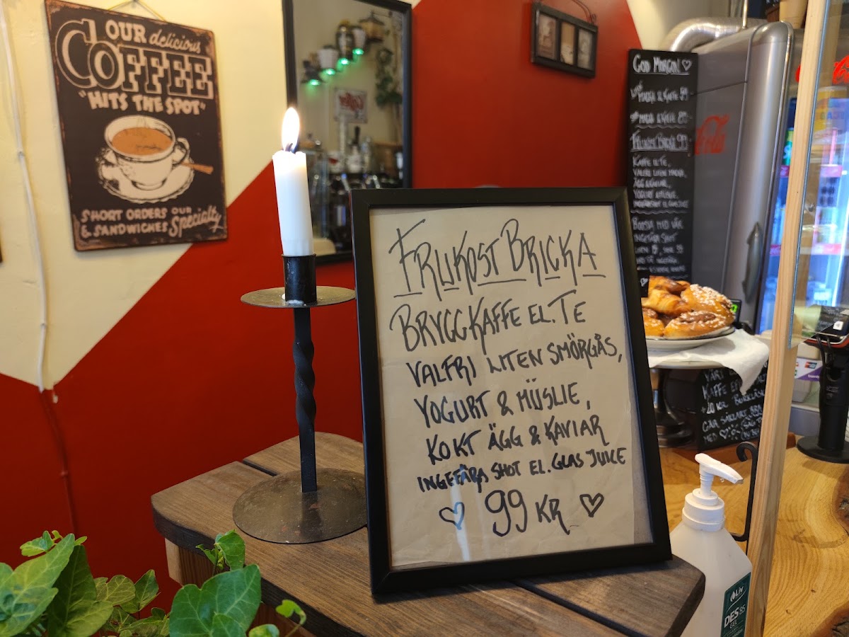 Rialto Mat & Café menu board