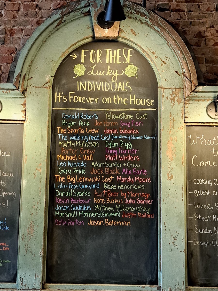 Mimi’s Market and Royal Café menu board