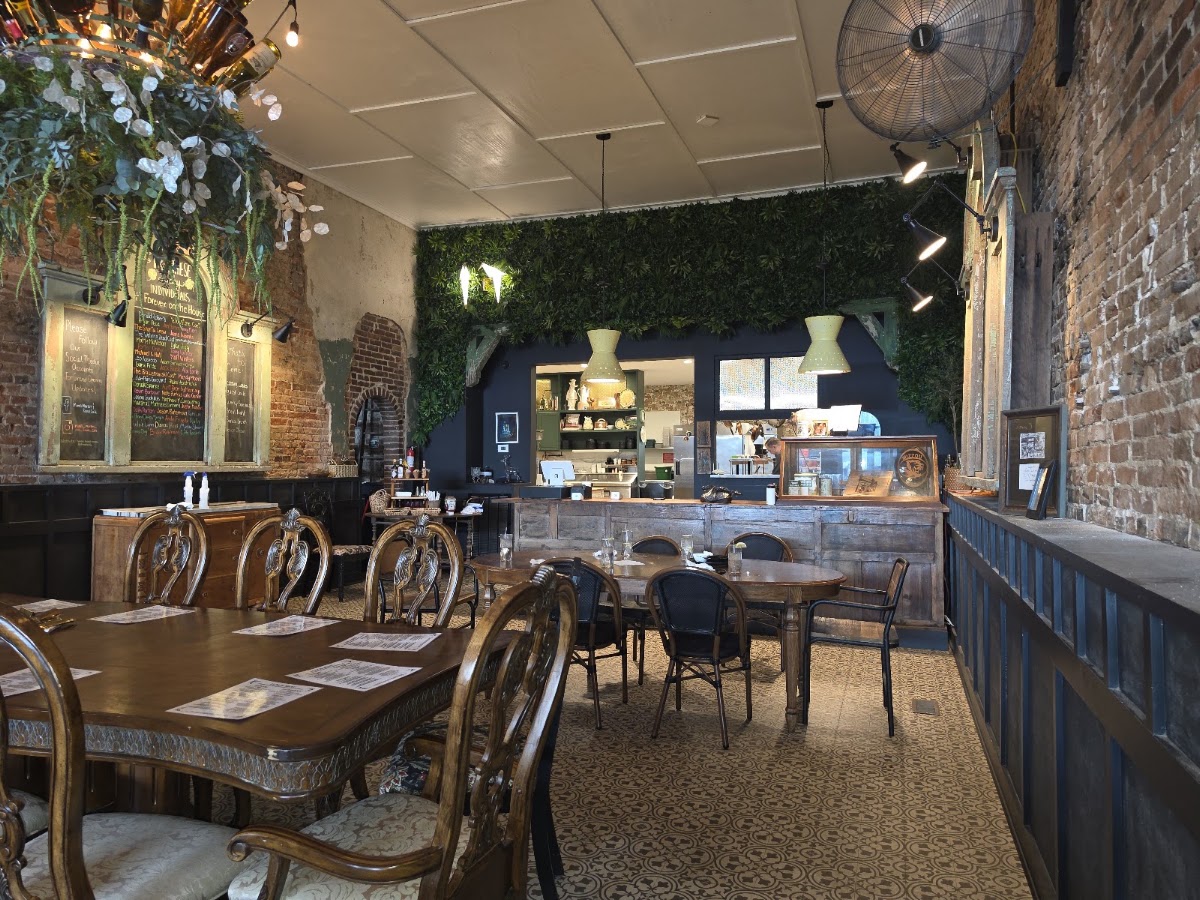 Mimi’s Market and Royal Café