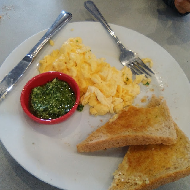 Omelette & Toast