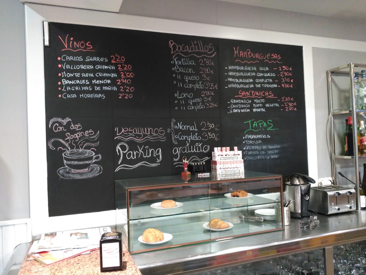 Cafetería Con Dos Fogones menu board