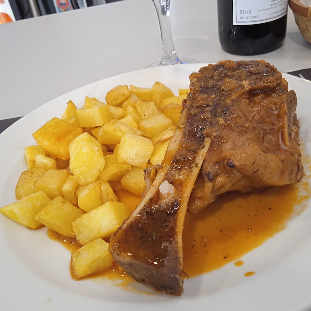 Ración de Razo de Cerdo Con Patatas