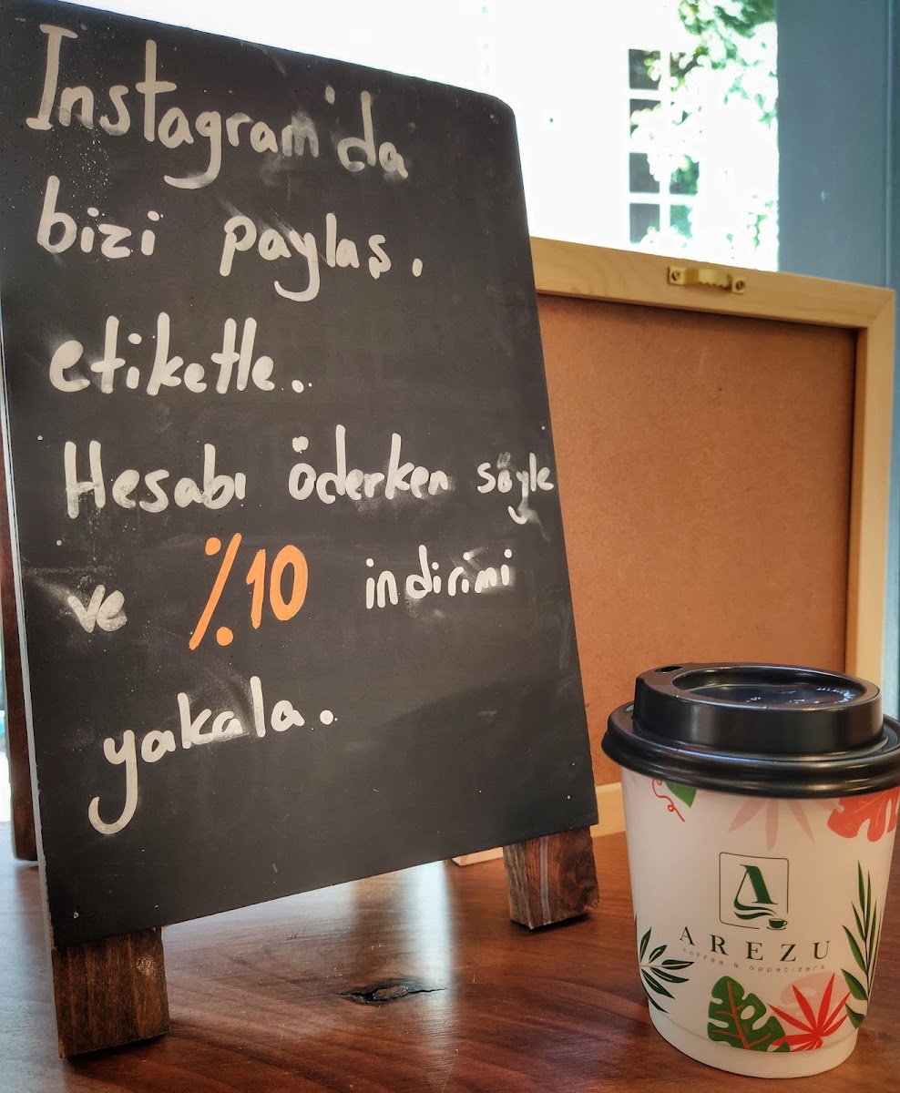 Arezu Moda menu board