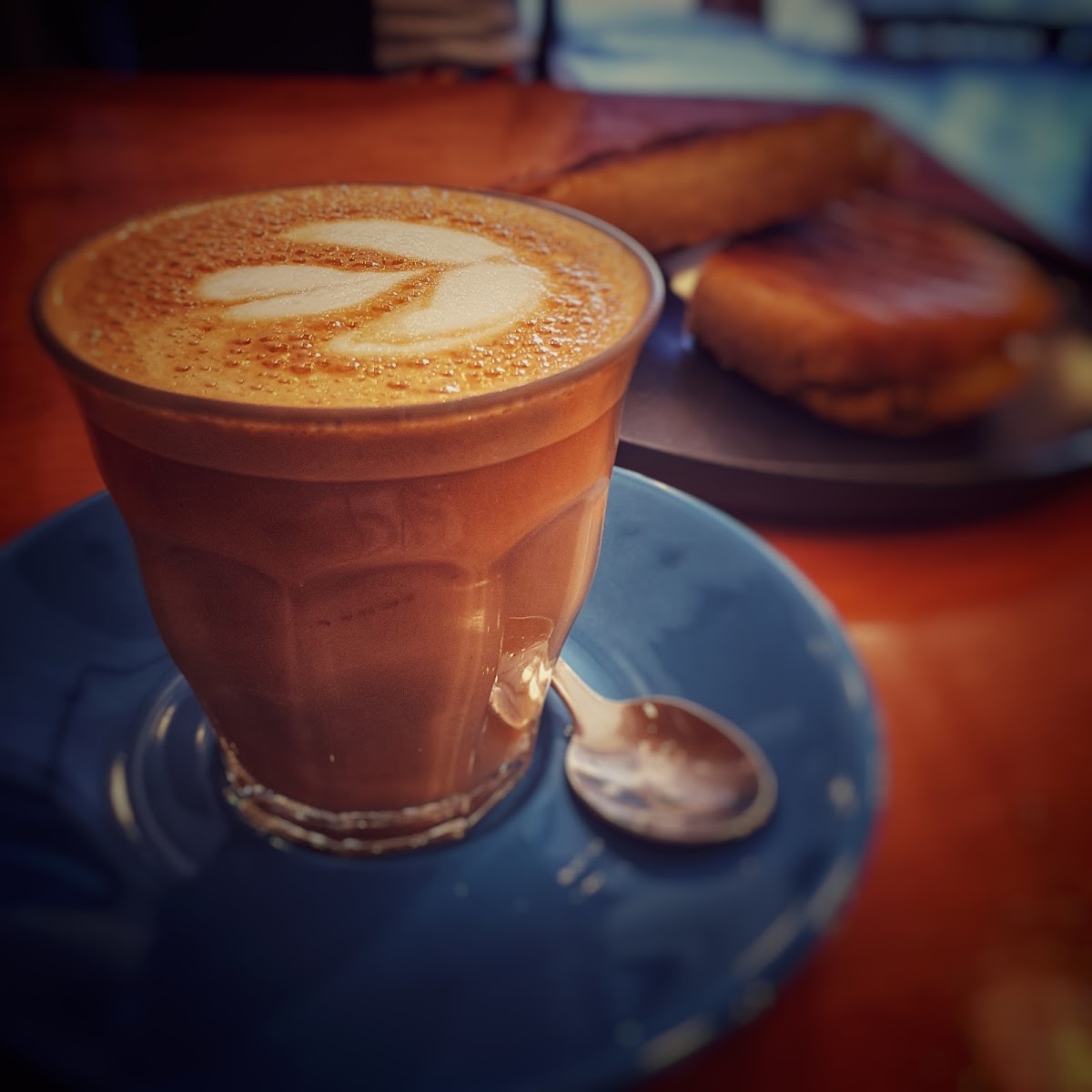 La Teoría de los 6 Cafés