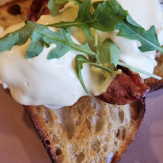 Eggs Benedict