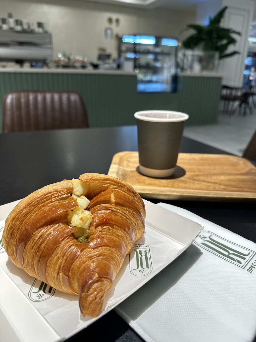 آر سي للقهوة المختصة R&C Specialty coffee