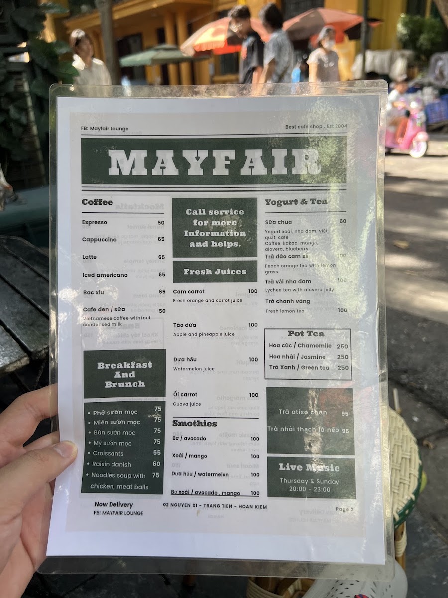 Cafe de Mayfair menu board