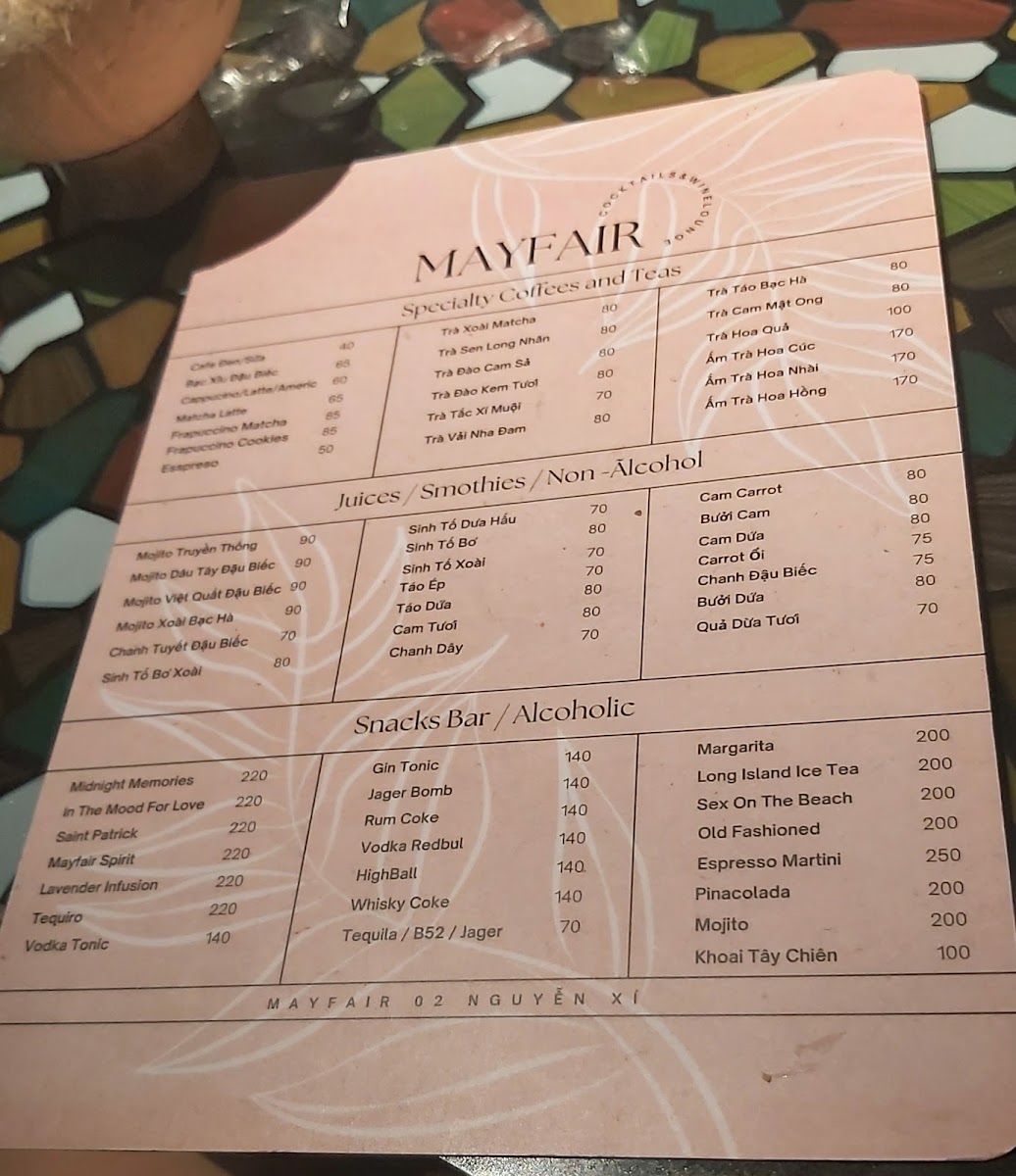 Cafe de Mayfair menu board