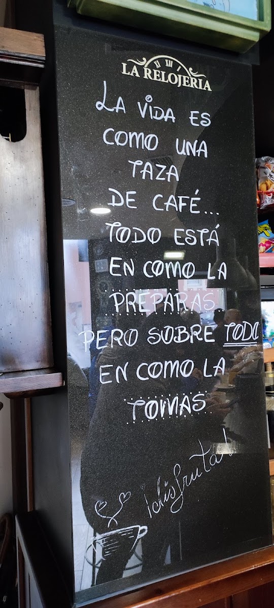 Café Bar La Relojería menu board