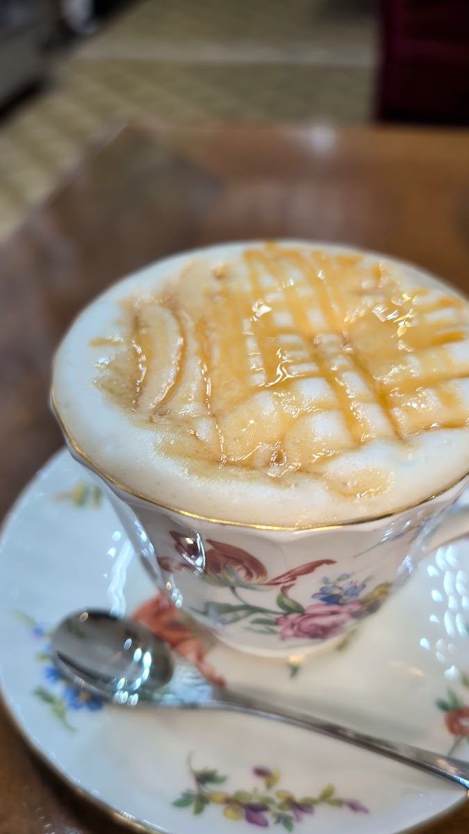 Aki’s Café