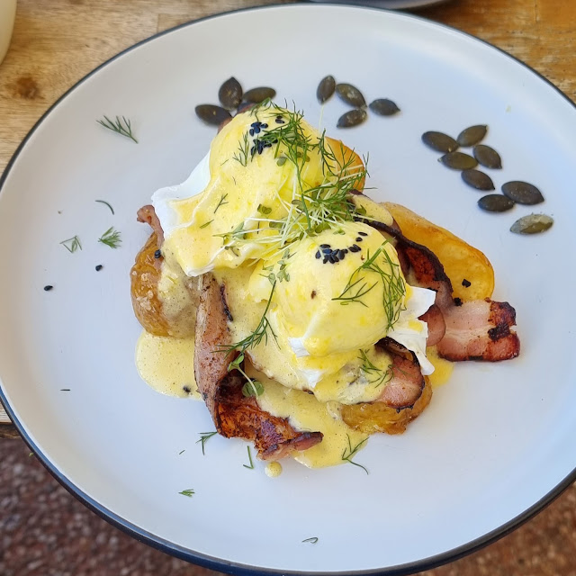 Eggs Benedict