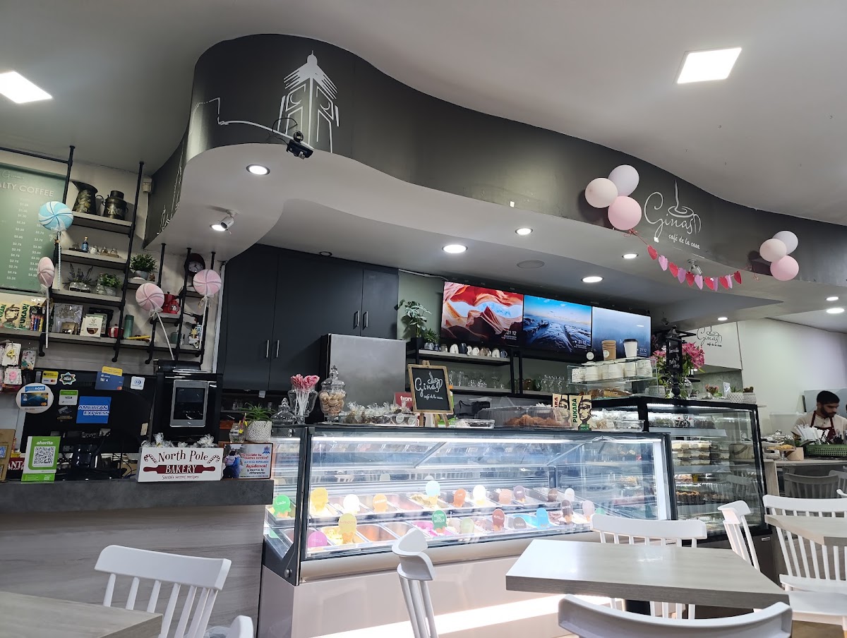 Gina's Café De La Casa