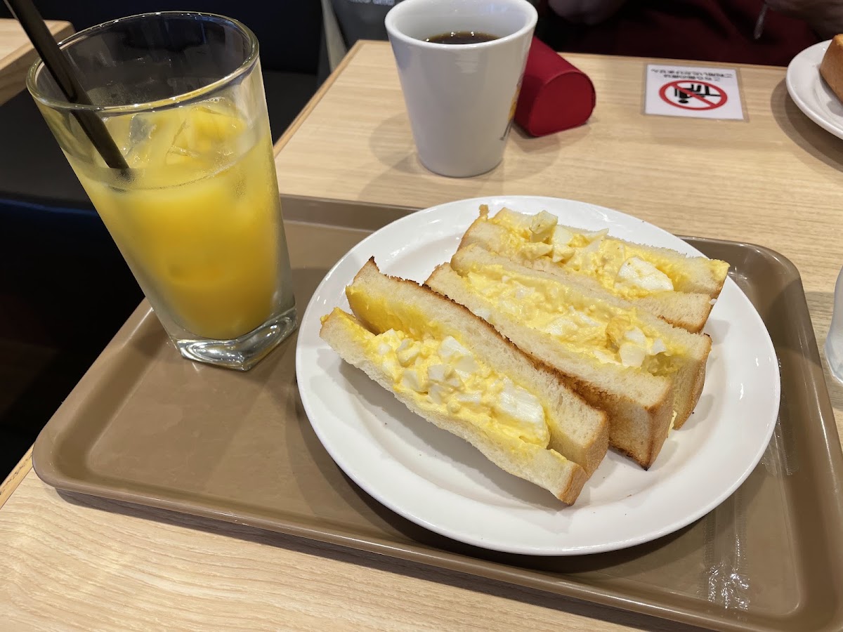 Holly’s Café - Nishinomiya Station