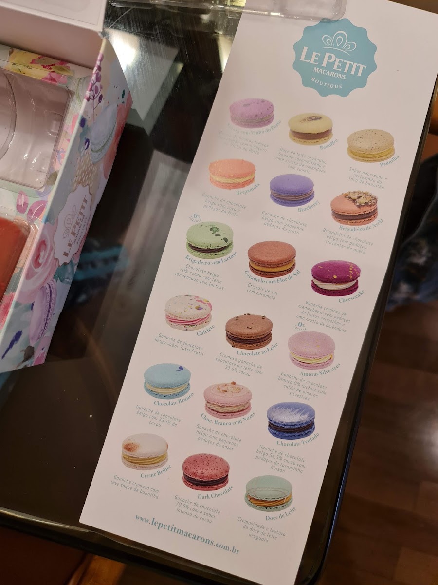 Le Petit Macarons menu board