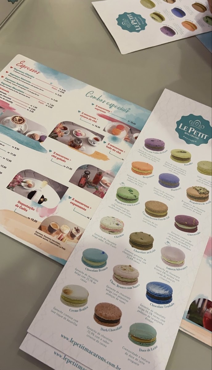 Le Petit Macarons menu board