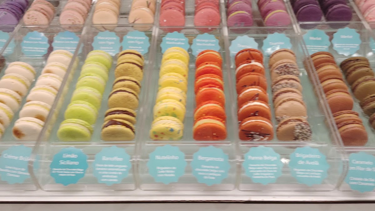 Le Petit Macarons menu board