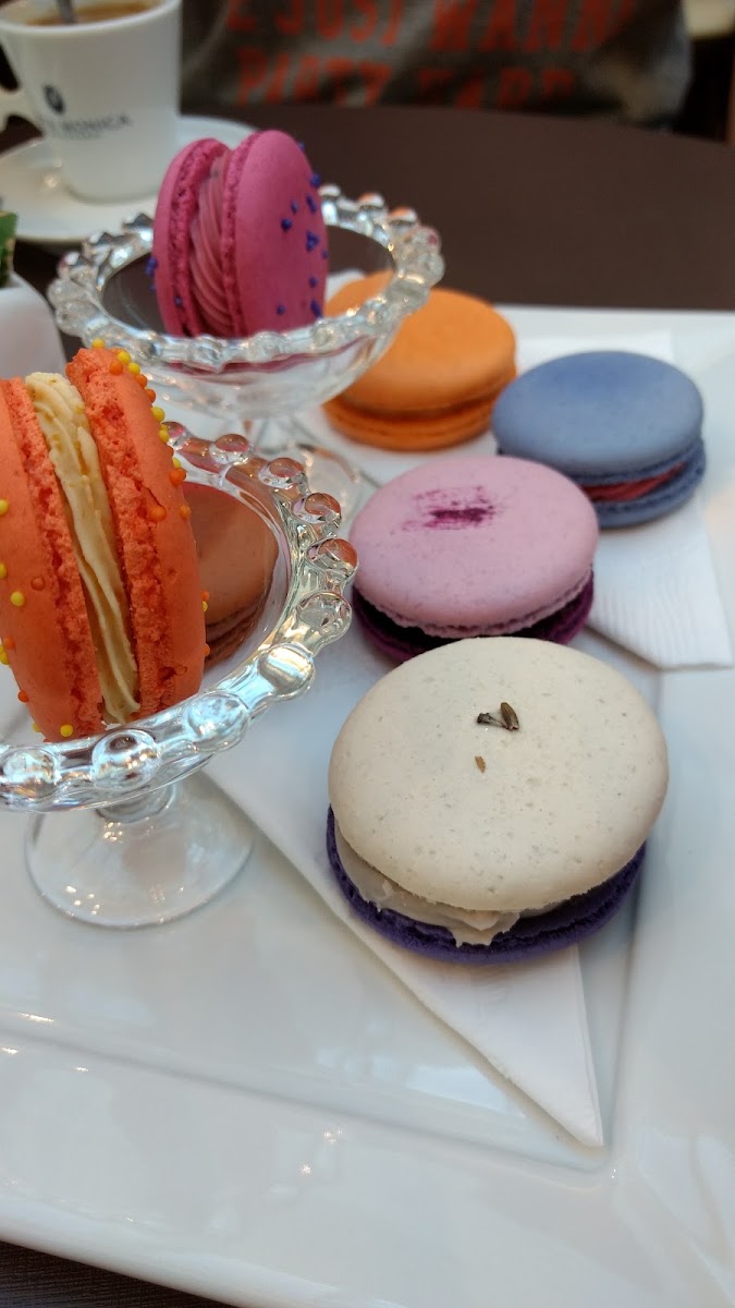 Le Petit Macarons