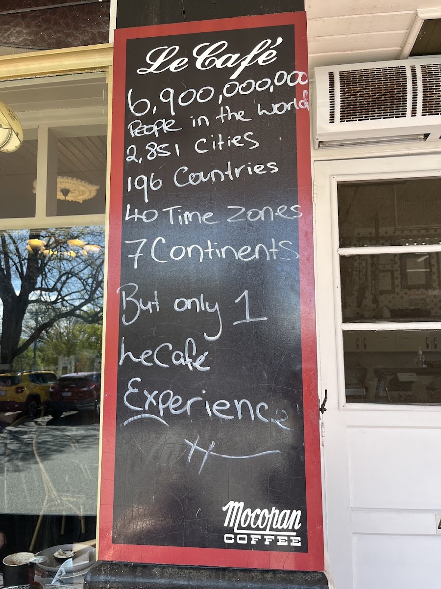 Le Cafe on St George menu board