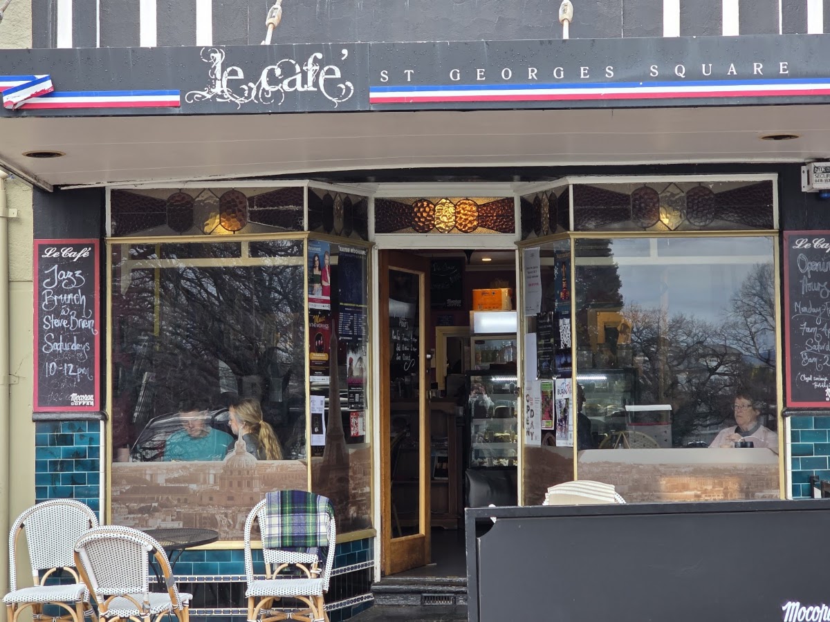 Le Cafe on St George