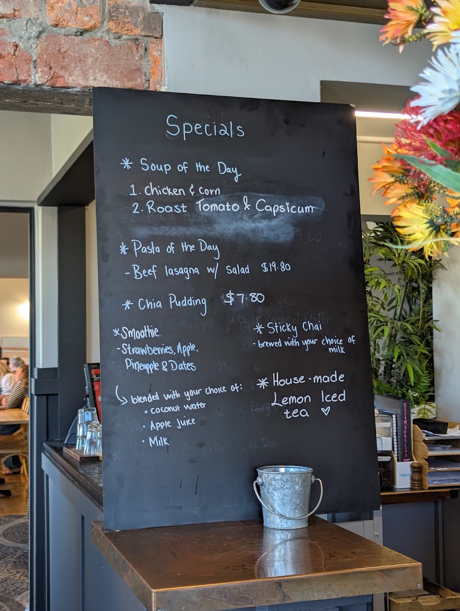 New Leaf Cafe Bairnsdale menu board
