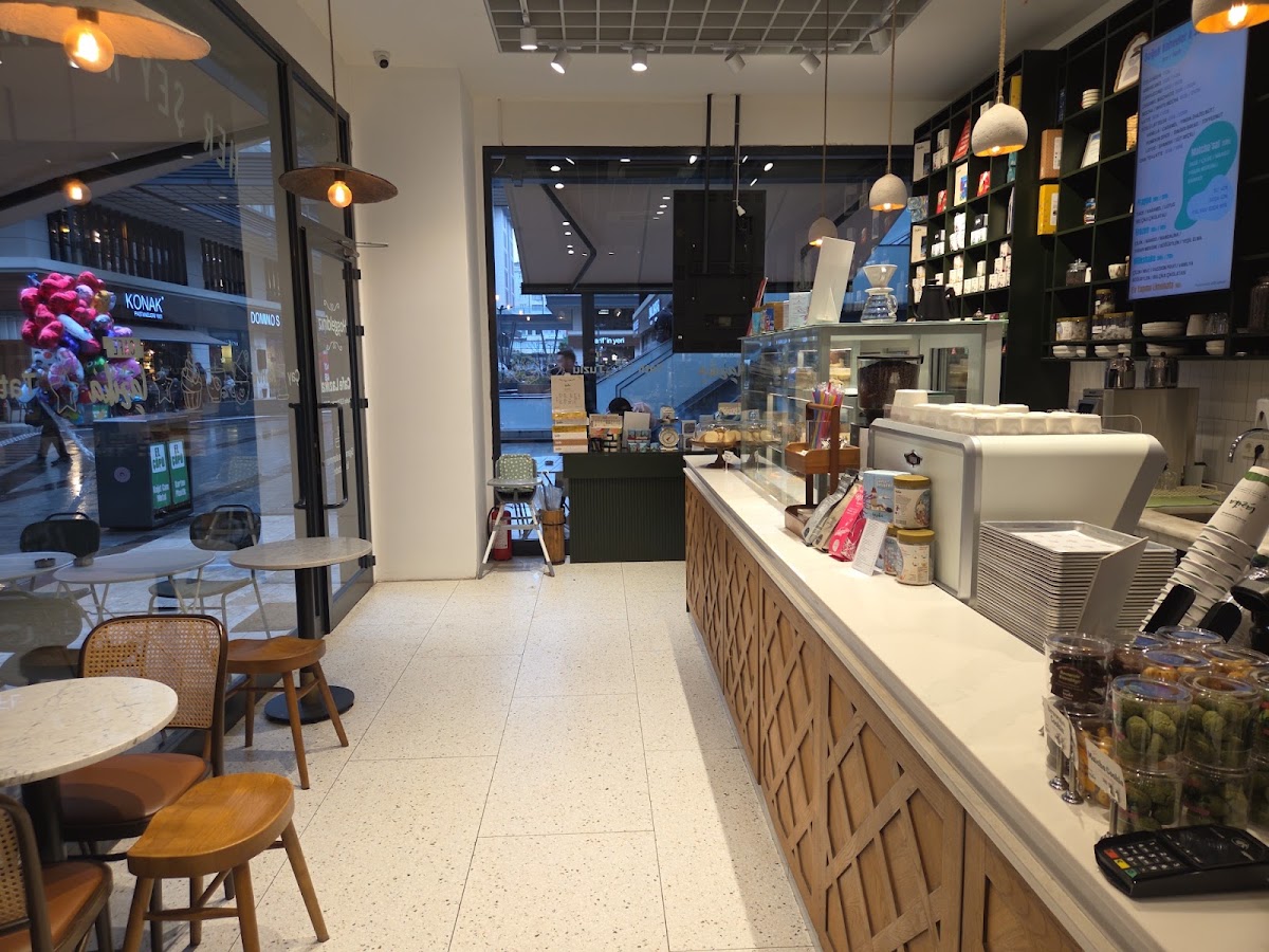 Cafe Lazika