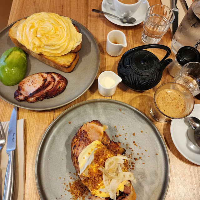 Eggs Benedict