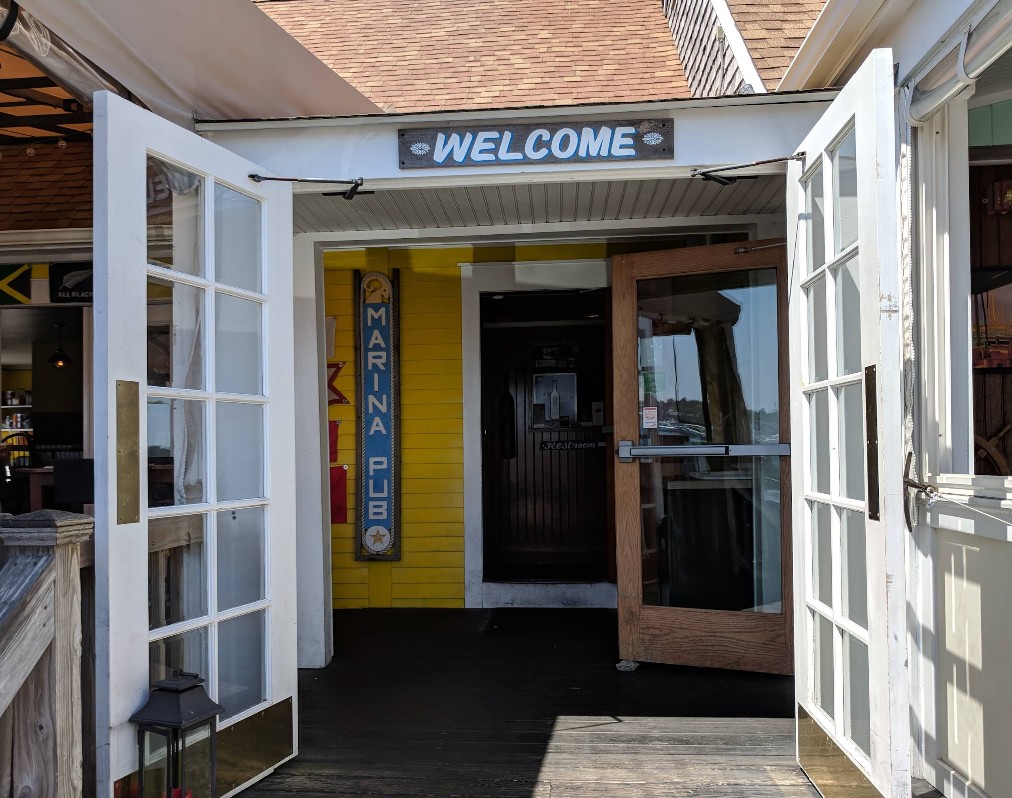 Marina Café & Pub