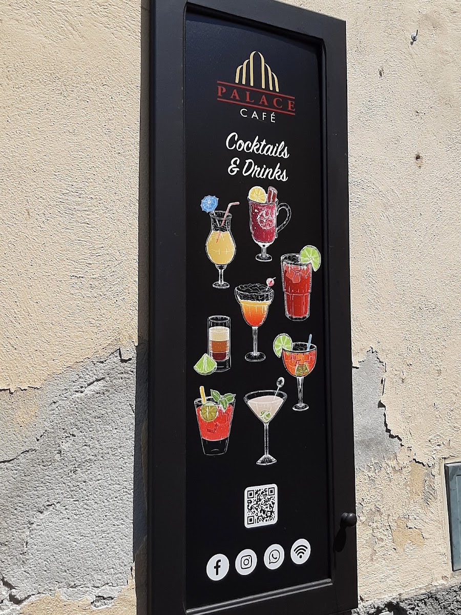 Palace Caffè menu board