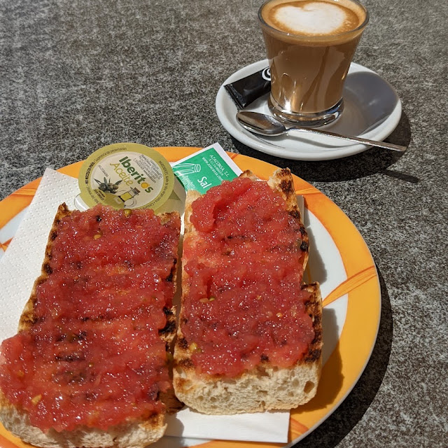 Tostada Con Tomate Y Cortado