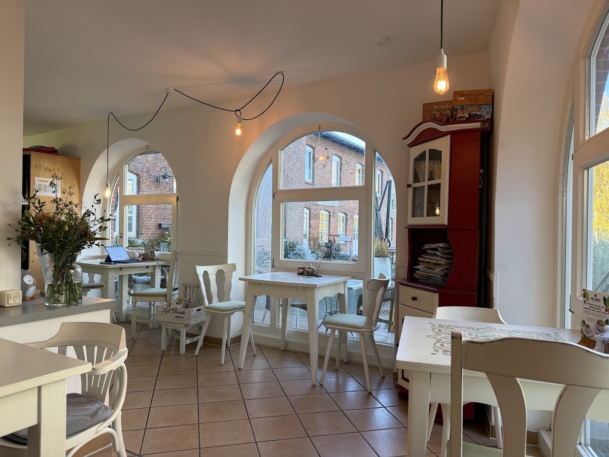 Tarte Café & Bistro