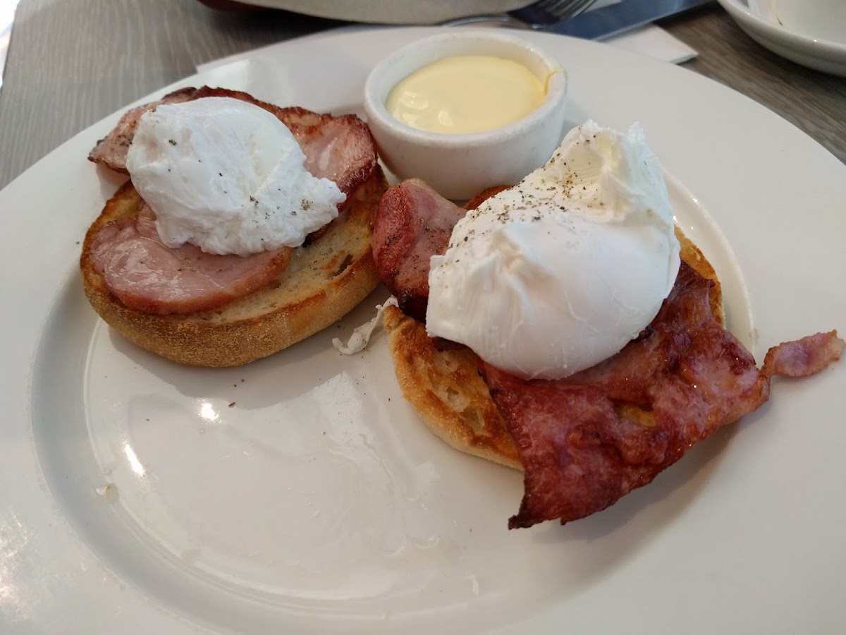 Mad Duck Cafe