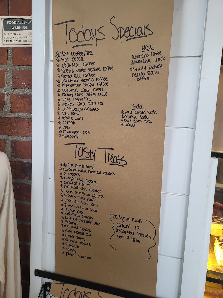 Elise's Niece's Cafe menu board