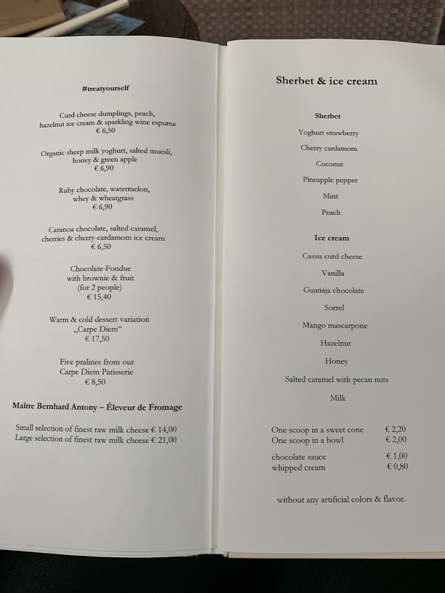 Carpe Diem Lounge-Café menu board