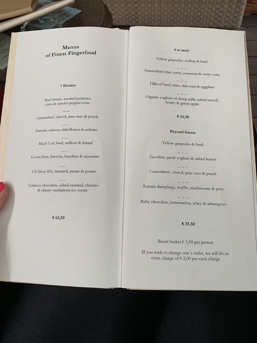 Carpe Diem Lounge-Café menu board